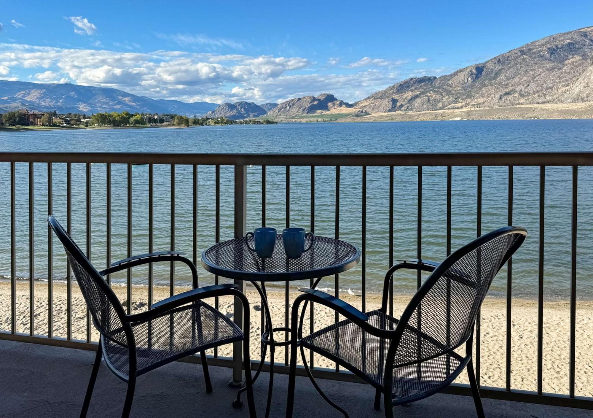 Coast Osoyoos Beach Hotel Exterior photo