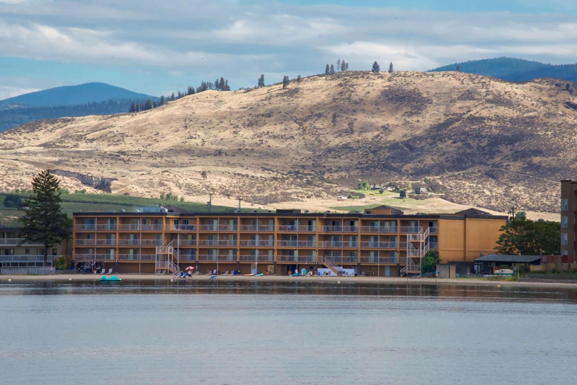 Coast Osoyoos Beach Hotel Exterior photo