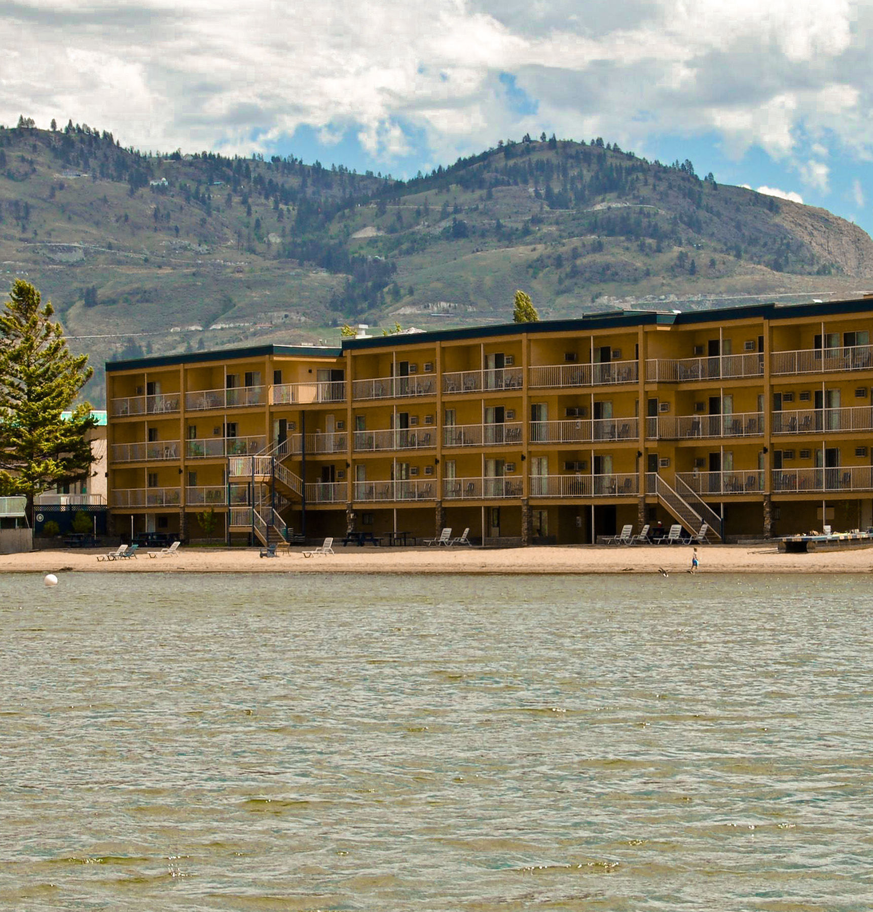 Coast Osoyoos Beach Hotel Exterior photo