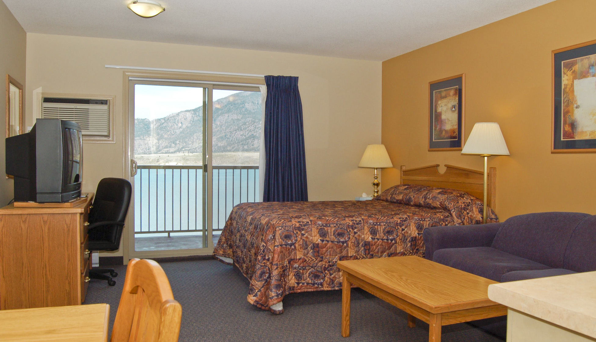 Coast Osoyoos Beach Hotel Room photo